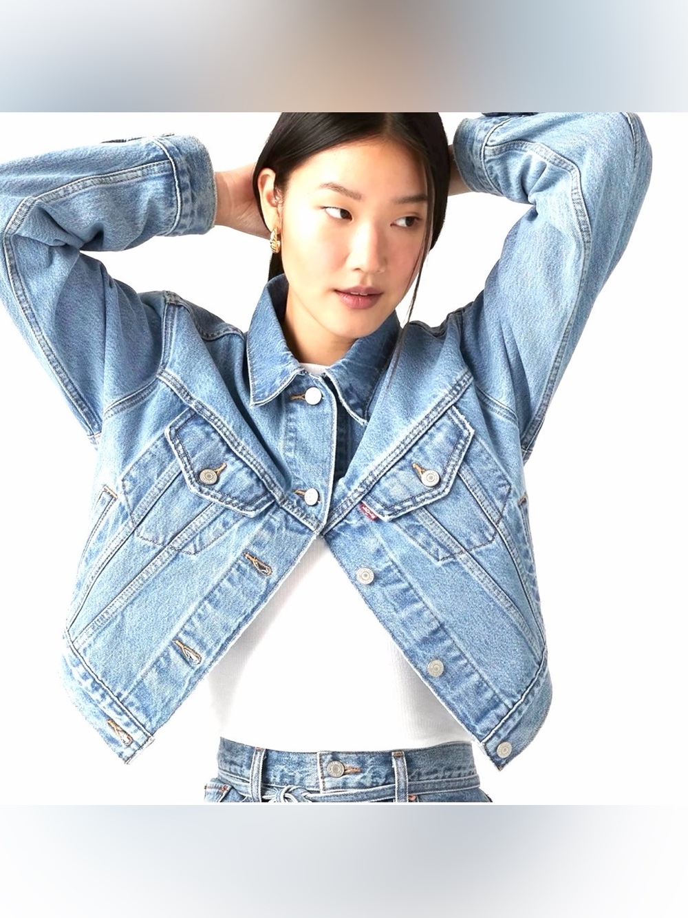 Levi's Cropped Trucker Light Blue Denim Jacket 
Oversized